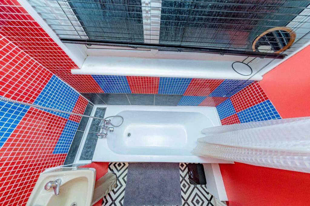 Unique Home W/Garden Hot Tub, Sauna & Cinema Room Londýn Exteriér fotografie