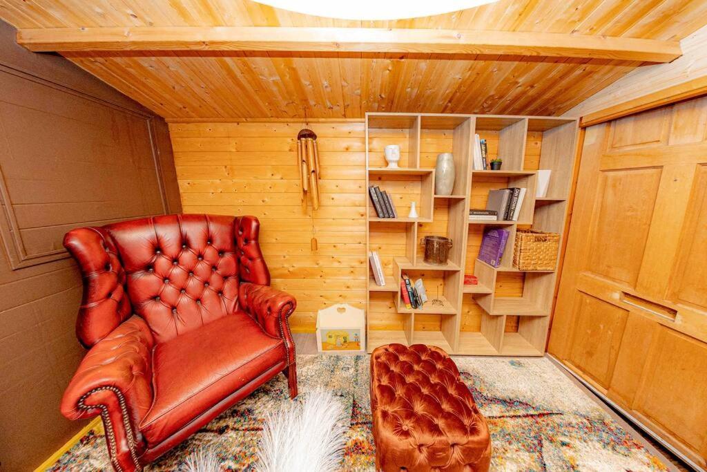 Unique Home W/Garden Hot Tub, Sauna & Cinema Room Londýn Exteriér fotografie