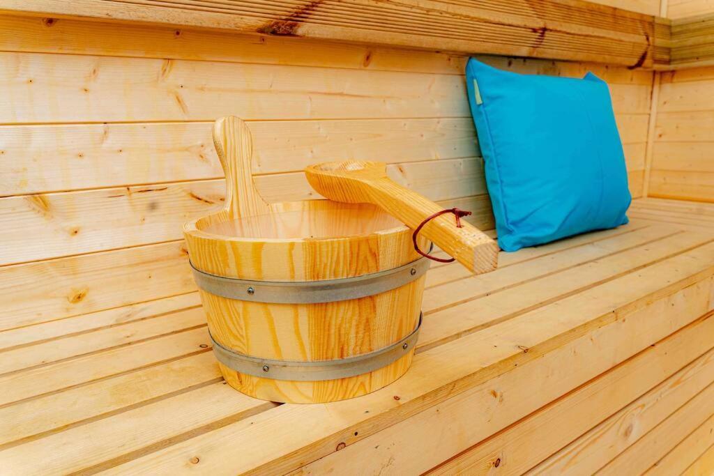 Unique Home W/Garden Hot Tub, Sauna & Cinema Room Londýn Exteriér fotografie